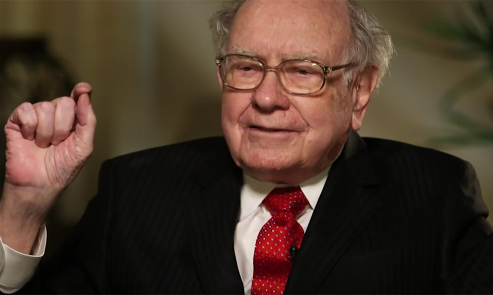 Баффет фак. Warren Buffett рил фото. Уоррен Баффет с длинными волосами. Уоррена Баффетта дворец.